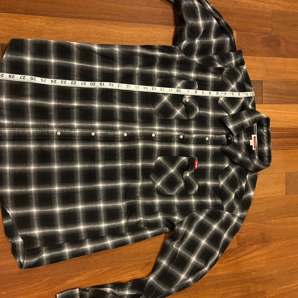 Wrangler Dark Checkered Men's Shirt - Picture 5 of 5